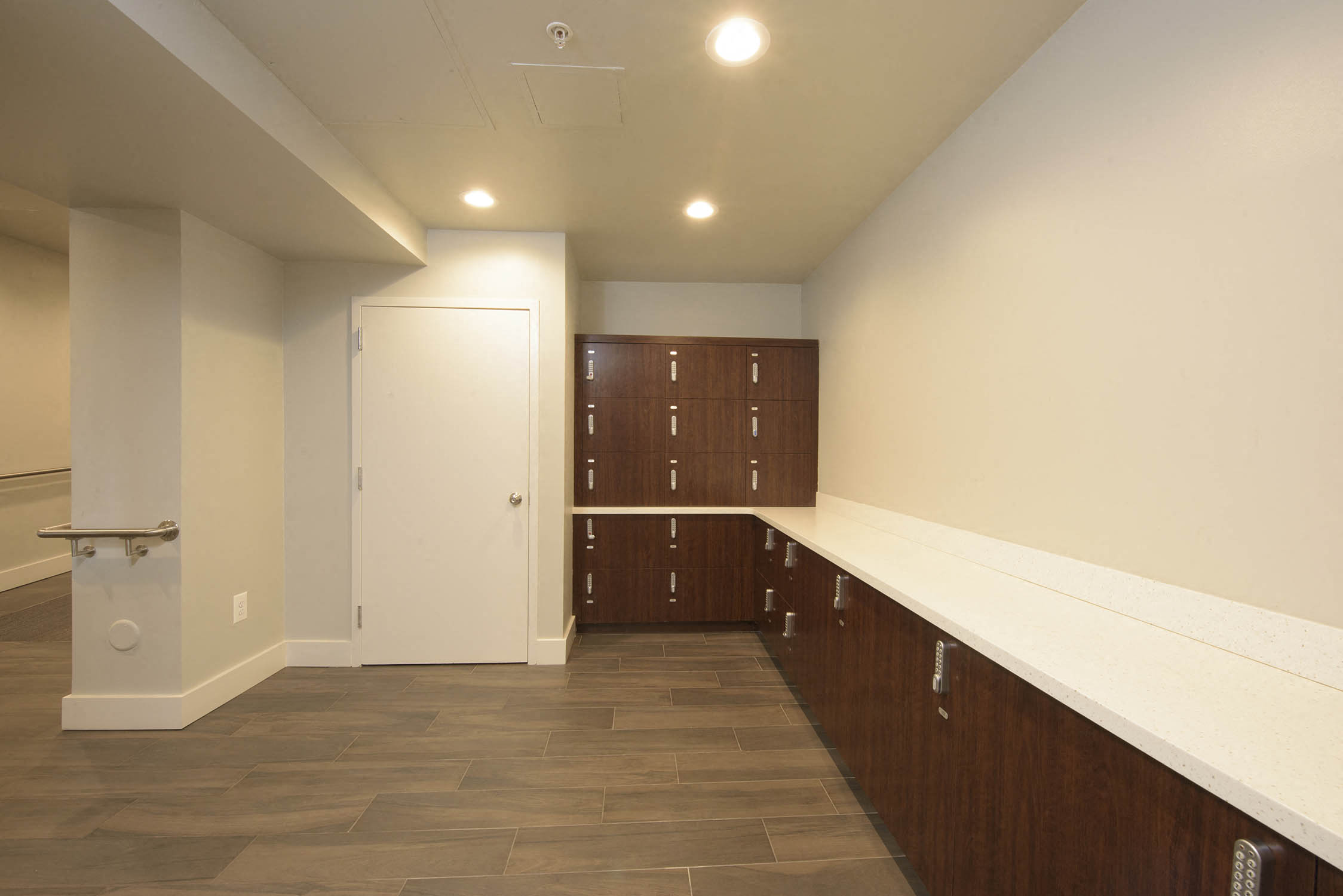 Parcel Lockers at Queen Anne Belvedere, Baltimore